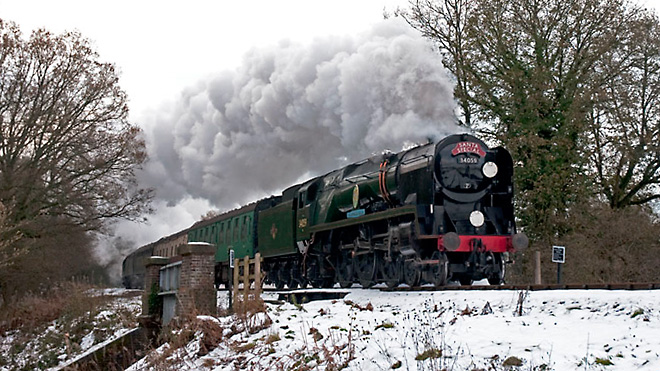 34059 Santa Special in the Snow