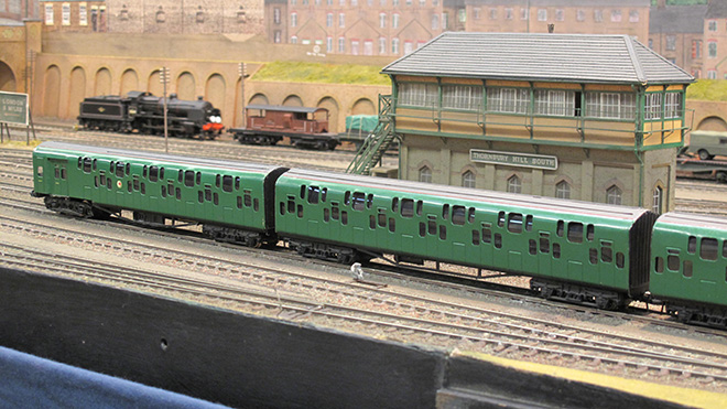 Thornbury MRC's Bulleid Double Deckers