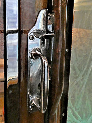 Coach 5768 Door Catch